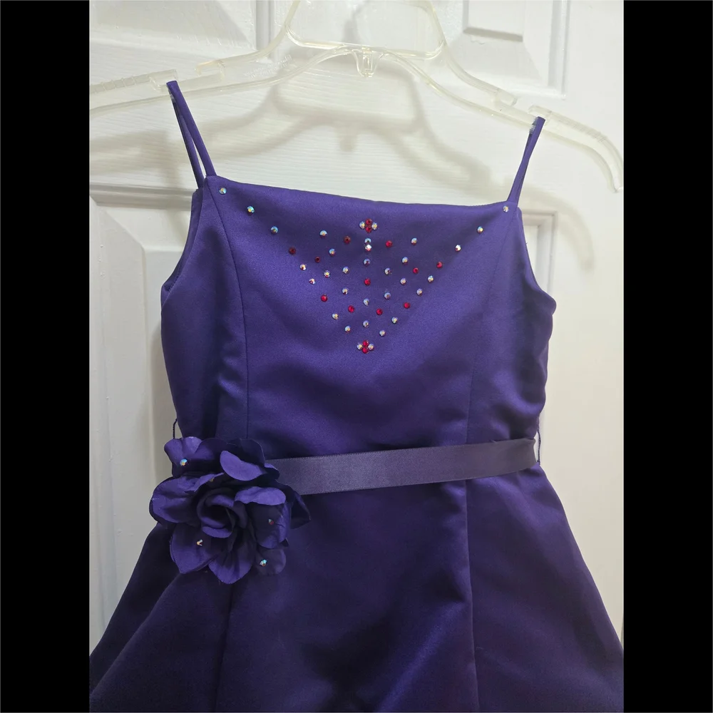 David's Bridal Purple  Formal Dress Vintage Like New Swarovski Crystals Girls 7 - Picture 2 of 7